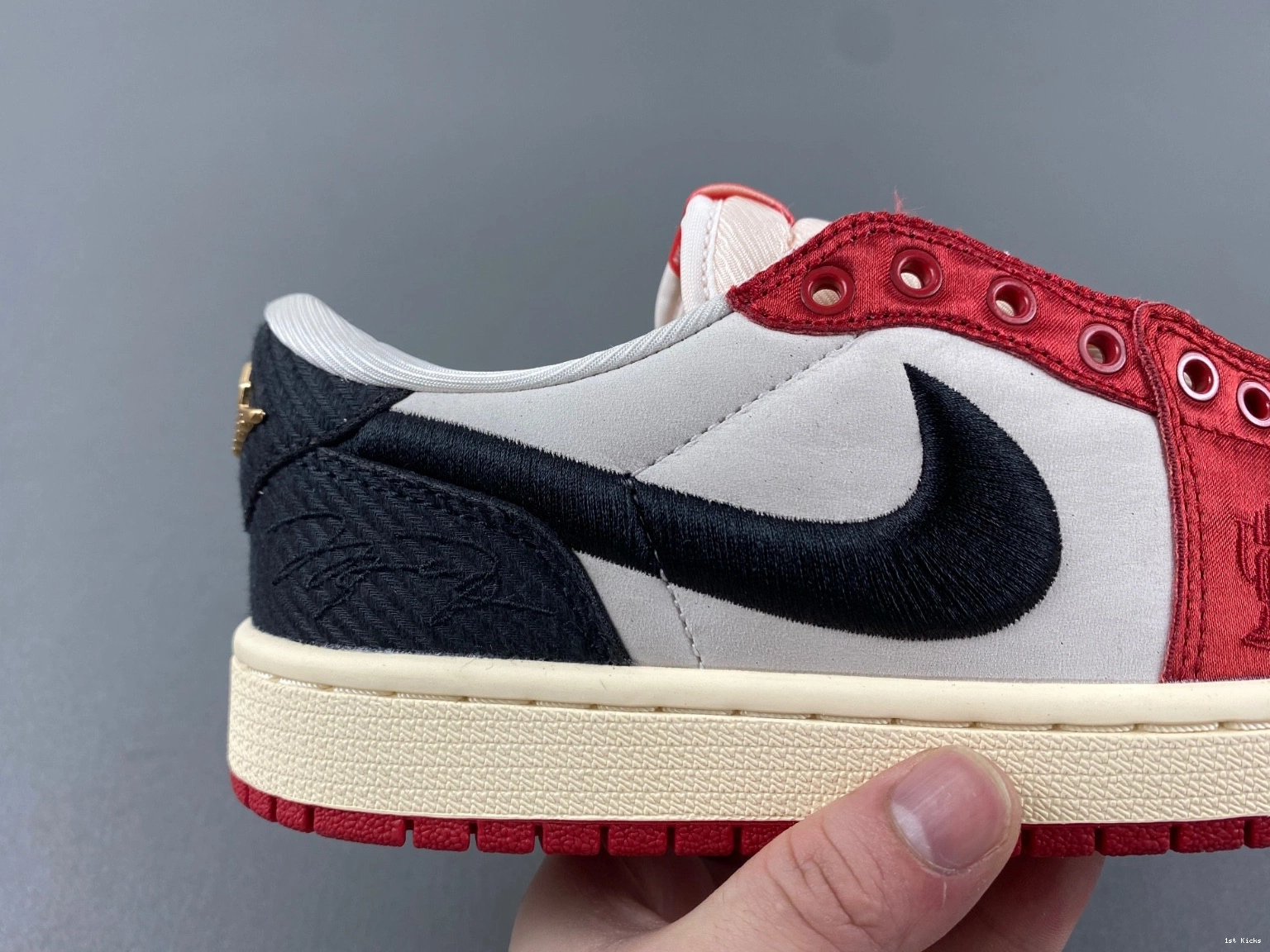 1 Low OG Trophy Air FN0432-100 Jordan Room 1022